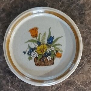 Vintage Mikasa Stone Manor Garden Bouquet F 5814 Side Plates Set of 4.